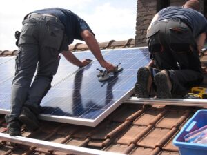 O Guia Completo para Iniciantes em Energia Solar no Brasil